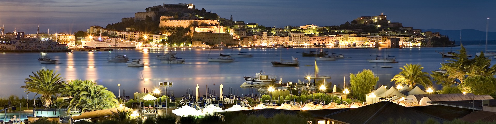 Veduta notturna di Portoferraio