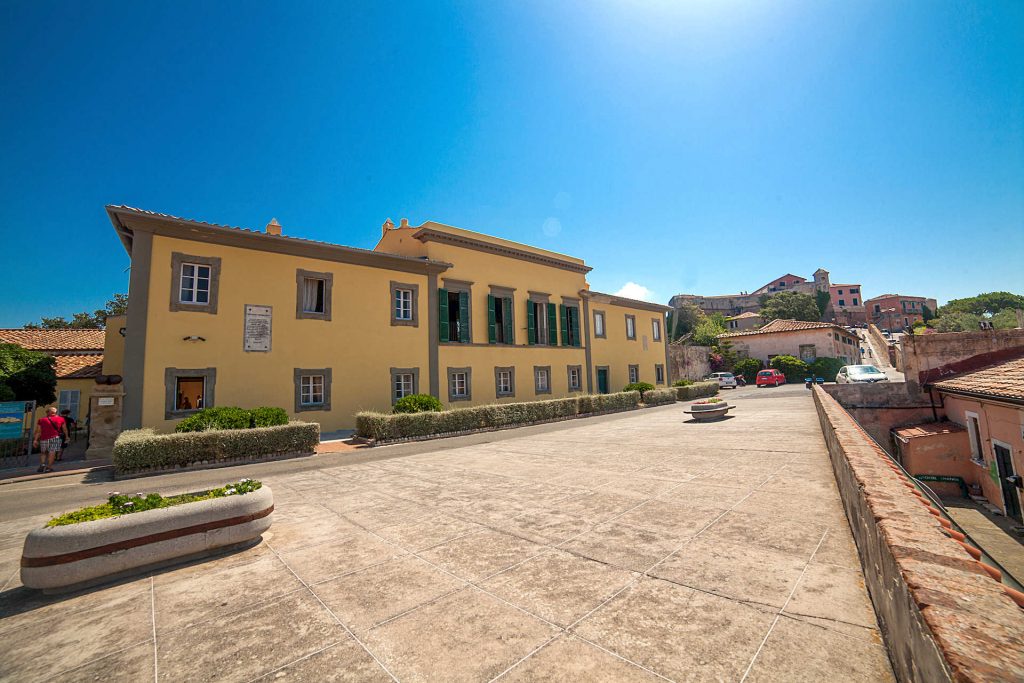 Villa dei Mulini, l'antica residenza di Napoleone Bonaparte, è situata nel centro storico di Portoferraio