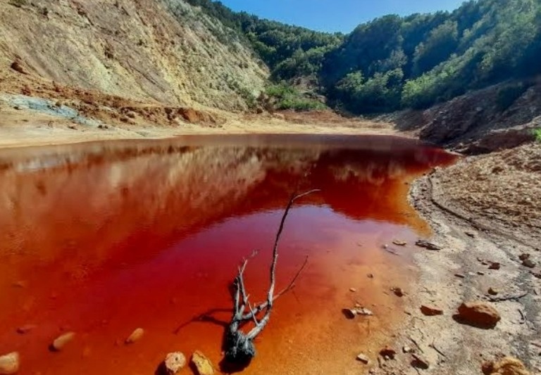 Laghetto delle Conche meglio conosciuto come Laghetto Rosso