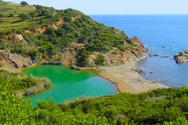 Dove trovare spiagge ricche di minerali all'Isola d'Elba